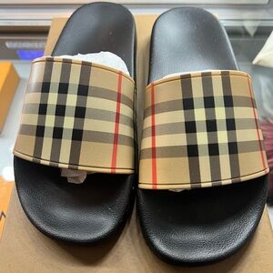 Burberry Pool Slides Size 9 Womans